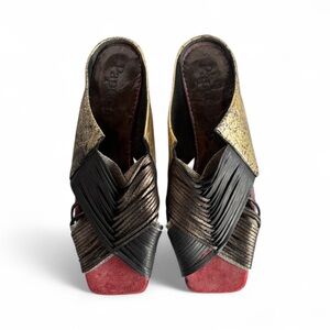 Kepler SS19 Black Gold Papucei Slides